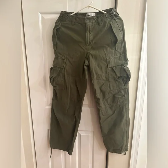 TNA (Aritzia) Supply Cargo Pants - Olive Green - Size 4 - Picture 4 of 10